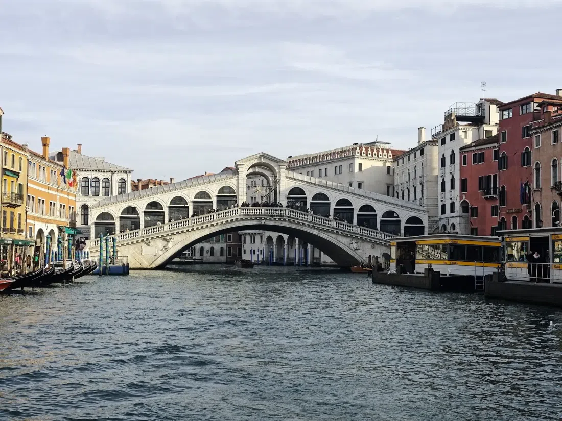 Rialto Bridge (Ponte di Rialto), Venice