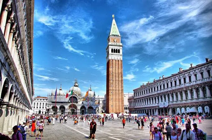 Au-dessus des canaux : les terrasses panoramiques de Venise